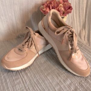 MICHAEL KORS size 8.5 Allie pink leather platform sneakers